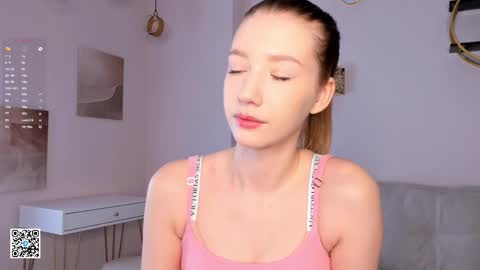 Snapshot of sunnmoonn chatting on 03.03.25 Lily online show from 03.03.25