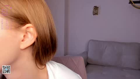 Snapshot of sunnmoonn chatting on 03.06.25 Lily online show from 03.06.25