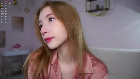 Snapshot of sunnmoonn chatting on 09.25.25 Lily online show from 09.25.25