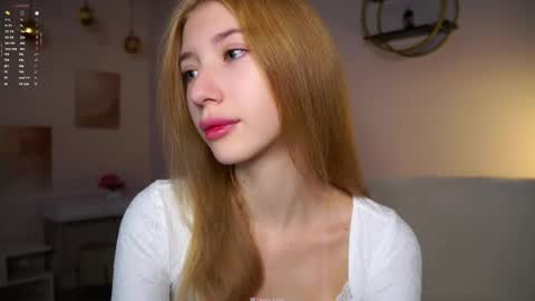 Snapshot of sunnmoonn chatting on 11.22.25 Lily online show from 11.22.25