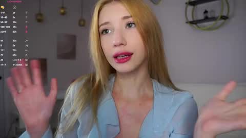 Snapshot of sunnmoonn chatting on 12.05.25 Lily online show from 12.05.25