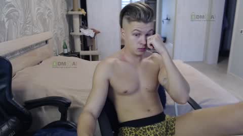 Snapshot of sunny1girl chatting on 01.15.25 Alice and Sergey online show from 01.15.25