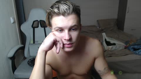 Snapshot of sunny1girl chatting on 02.02.25 Alice and Sergey online show from 02.02.25