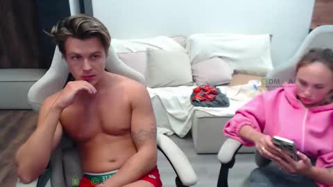Snapshot of sunny1girl chatting on 10.02.25 Alice and Sergey online show from 10.02.25