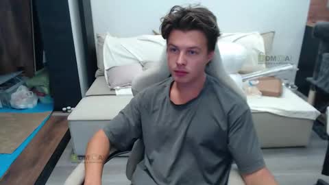 Snapshot of sunny1girl chatting on 10.04.25 Alice and Sergey online show from 10.04.25