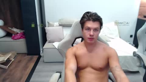 Snapshot of sunny1girl chatting on 10.11.25 Alice and Sergey online show from 10.11.25