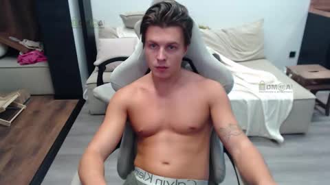Snapshot of sunny1girl chatting on 10.12.25 Alice and Sergey online show from 10.12.25