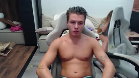 Snapshot of sunny1girl chatting on 10.17.25 Alice and Sergey online show from 10.17.25