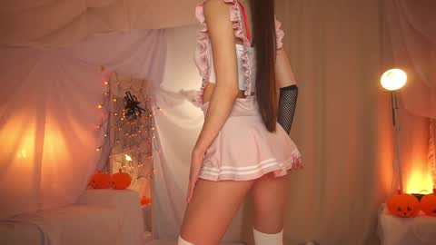 Snapshot of sunny_maria chatting on 10.31.25 Maria online show from 10.31.25