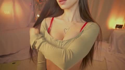 Snapshot of sunny_maria chatting on 11.16.25 Maria online show from 11.16.25