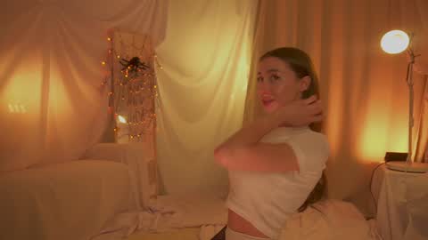 Snapshot of sunny_maria chatting on 11.21.25 Maria online show from 11.21.25