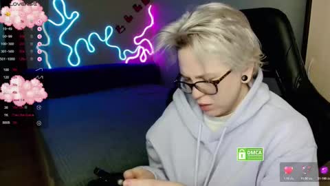 Snapshot of sunny_mood chatting on 11.11.25 sunny mood online show from 11.11.25