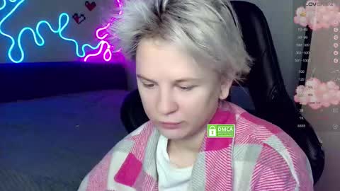 Snapshot of sunny_mood chatting on 11.16.25 sunny mood online show from 11.16.25