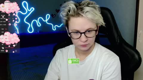 Snapshot of sunny_mood chatting on 12.03.25 sunny mood online show from 12.03.25