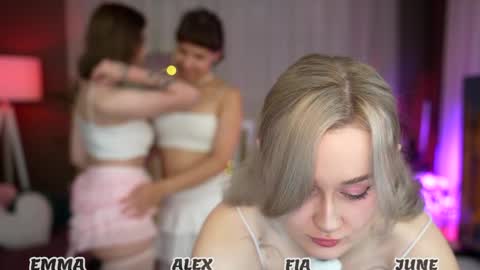 Fia  -  TG -  Mia -  Alice -  online show from 09.20.25