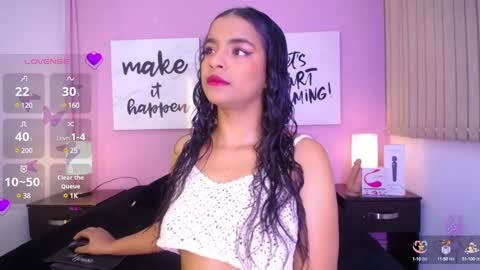 Snapshot of sunnygilmore chatting on 12.28.24 Sunny online show from 12.28.24