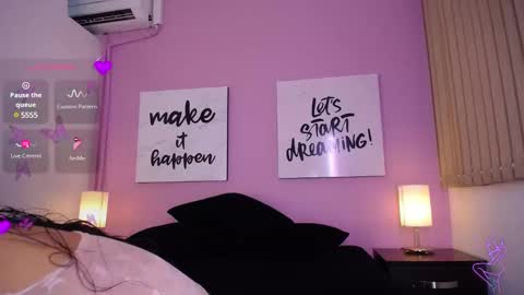 Snapshot of sunnygilmore chatting on 12.29.24 Sunny online show from 12.29.24