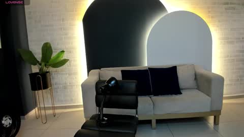 Sunny Rivers online show from 11.02.25