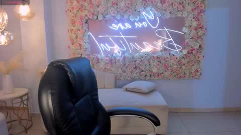 Sunny Rivers online show from 12.18.25