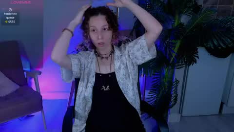 Mia online show from 04.17.26