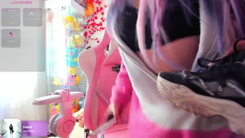     RAVENCLAU GIRL  online show from 01.22.25
