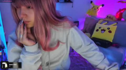     RAVENCLAU GIRL  online show from 09.20.25