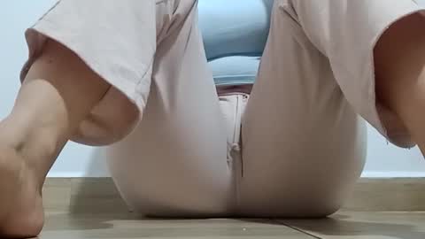 Snapshot of sunshine_days chatting on 02.02.26 Annie online show from 02.02.26