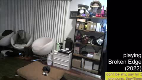 Snapshot of sunshinestreak chatting on 03.10.25 im not actually a man my pronouns are theythem online show from 03.10.25