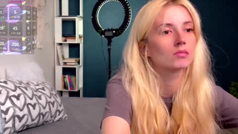 Snapshot of super_peach_stream chatting on 09.13.25 ANNApvt open full info in bio online show from 09.13.25