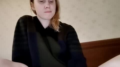 Snapshot of supereasyx chatting on 12.25.24 Annie online show from 12.25.24