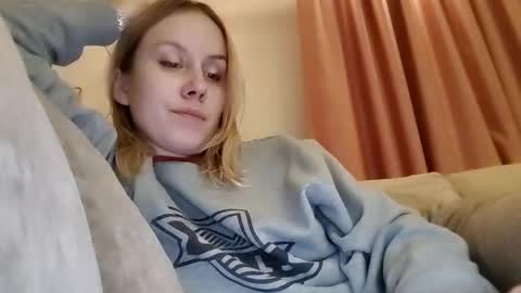 Snapshot of supereasyx chatting on 01.14.25 Annie online show from 01.14.25