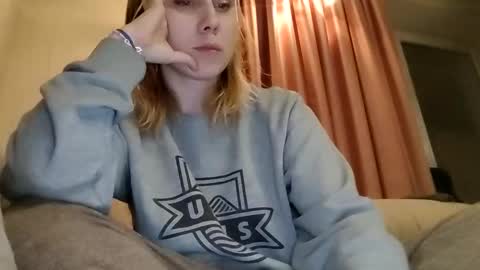 Snapshot of supereasyx chatting on 01.14.25 Annie online show from 01.14.25