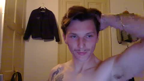 Snapshot of superhardxxxx chatting on 01.12.26 Ctrl My Body online show from 01.12.26