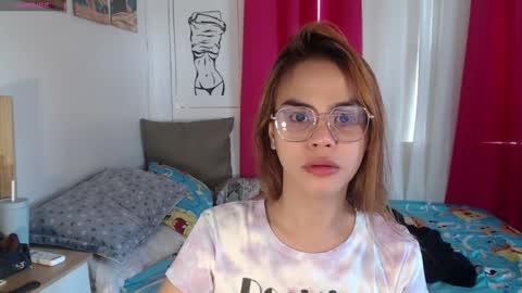Snapshot of superhotvaleria chatting on 10.28.25 Im val online show from 10.28.25