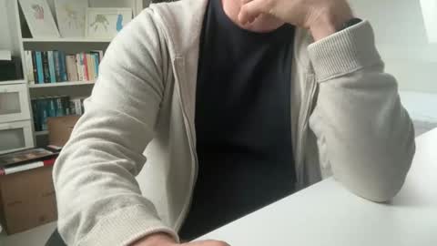 Snapshot of surfstar81 chatting on 12.18.25 surfstar81 online show from 12.18.25