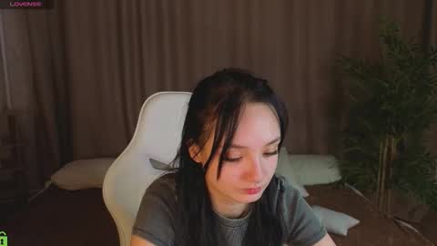 Snapshot of susan__clark chatting on 02.14.26 Annie online show from 02.14.26