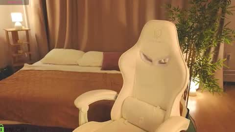 Snapshot of susan__clark chatting on 02.20.26 Annie online show from 02.20.26