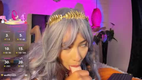 Susana W online show from 12.15.25