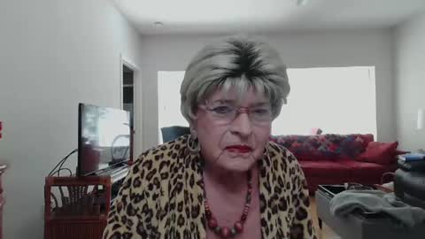 Snapshot of susanandlisa chatting on 01.08.25 sexualsusan online show from 01.08.25