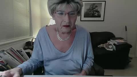 Snapshot of susanandlisa chatting on 01.29.25 sexualsusan online show from 01.29.25