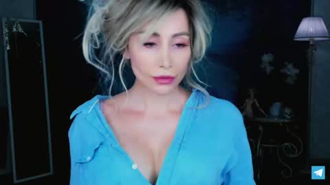 Snapshot of susannawallace chatting on 07.18.26 InaraSerra online show from 07.18.26