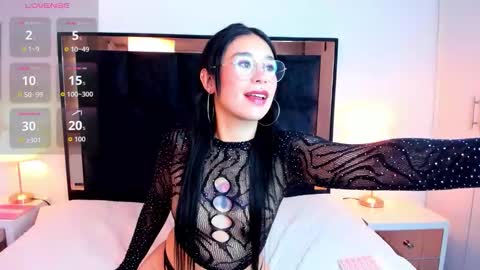 Snapshot of susanvilla chatting on 10.01.25 susanvilla online show from 10.01.25