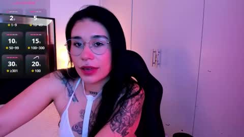 Snapshot of susanvilla chatting on 10.03.25 susanvilla online show from 10.03.25