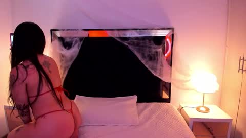 Snapshot of susanvilla chatting on 10.15.25 susanvilla online show from 10.15.25