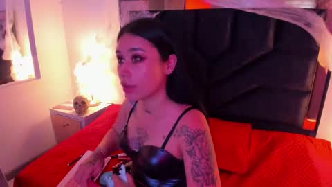 Snapshot of susanvilla chatting on 10.27.25 susanvilla online show from 10.27.25