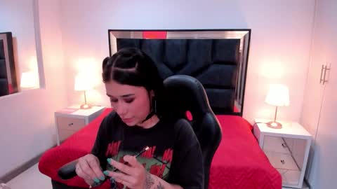 Snapshot of susanvilla chatting on 11.13.25 susanvilla online show from 11.13.25