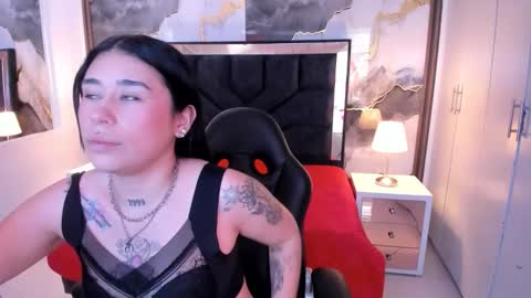 Snapshot of susanvilla chatting on 11.17.25 susanvilla online show from 11.17.25