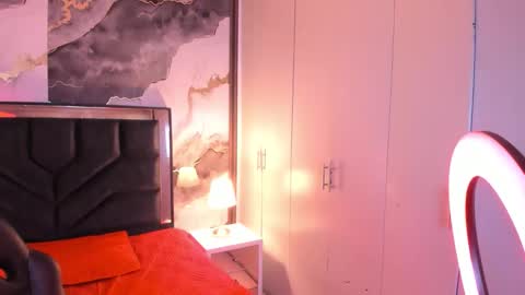 Snapshot of susanvilla chatting on 11.21.25 susanvilla online show from 11.21.25