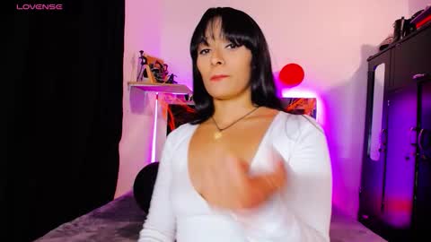 Susanyrosa online show from 10.22.25