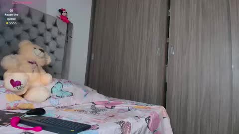 Andrea online show from 10.17.25